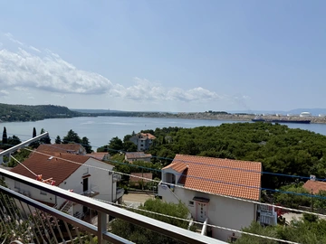 Omisalj 1-Bedroom Apartment for 3 with Sea View