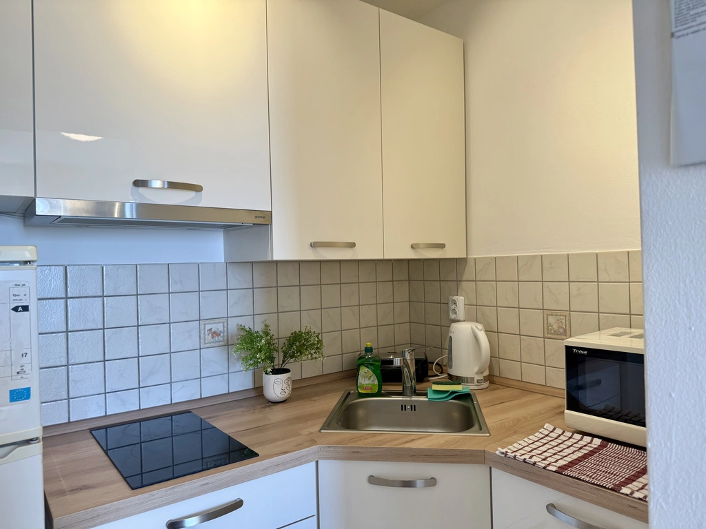 Omisalj 1-Bedroom Apartment for 3 with Sea View