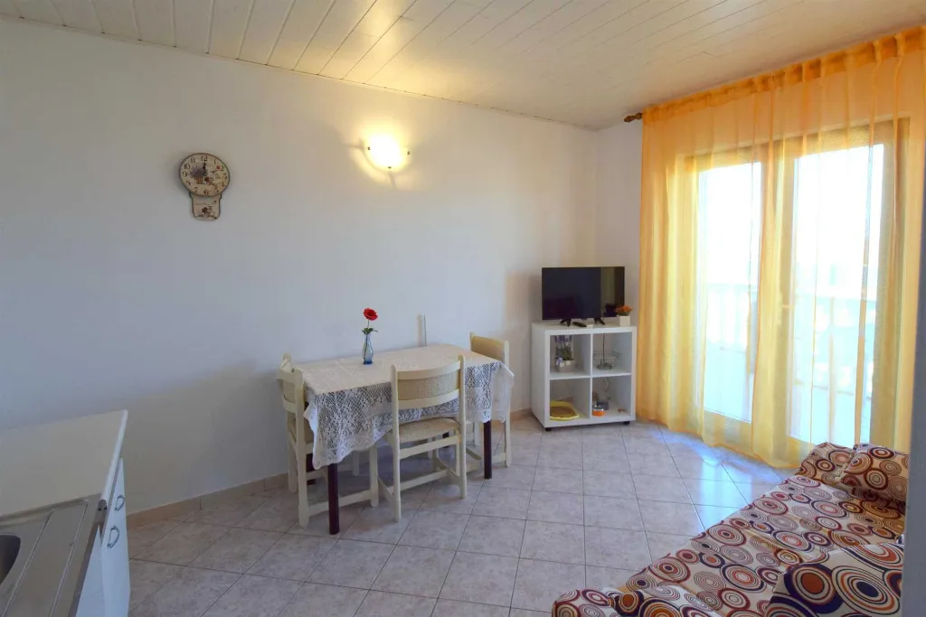 Njivice Sea-View Apartment for 3 Guests