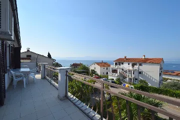 Three-Bedroom Apartment in Njivice for 6