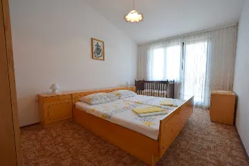 Three-Bedroom Apartment in Njivice for 6