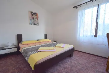 Three-Bedroom Apartment in Njivice for 6