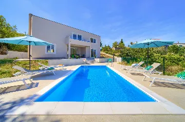 Villa with Private Pool & Barbecue in Vrh