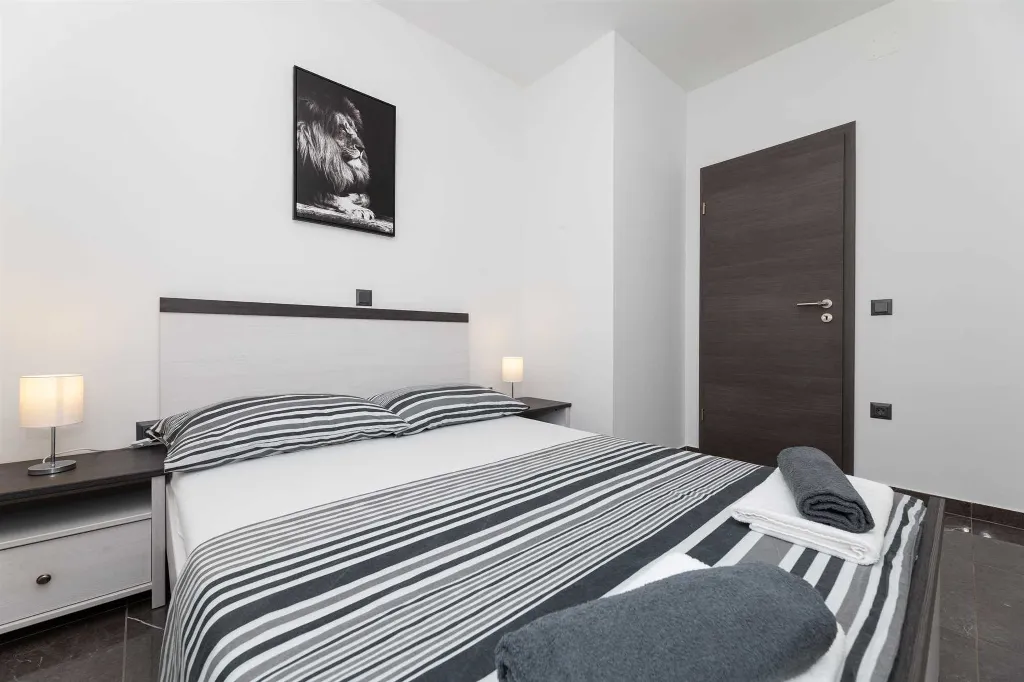 3-Bedroom Villa with Private Pool in Garica