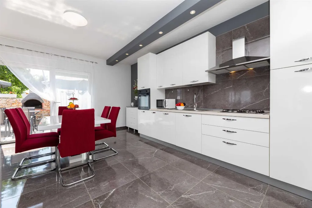 3-Bedroom Villa with Private Pool in Garica