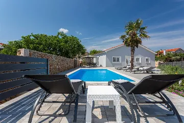 3-Bedroom Villa with Private Pool in Garica