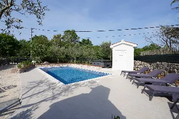 Holiday House in Rasopasno for 6 Guests