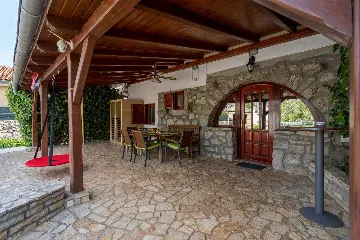 Holiday House in Rasopasno for 6 Guests