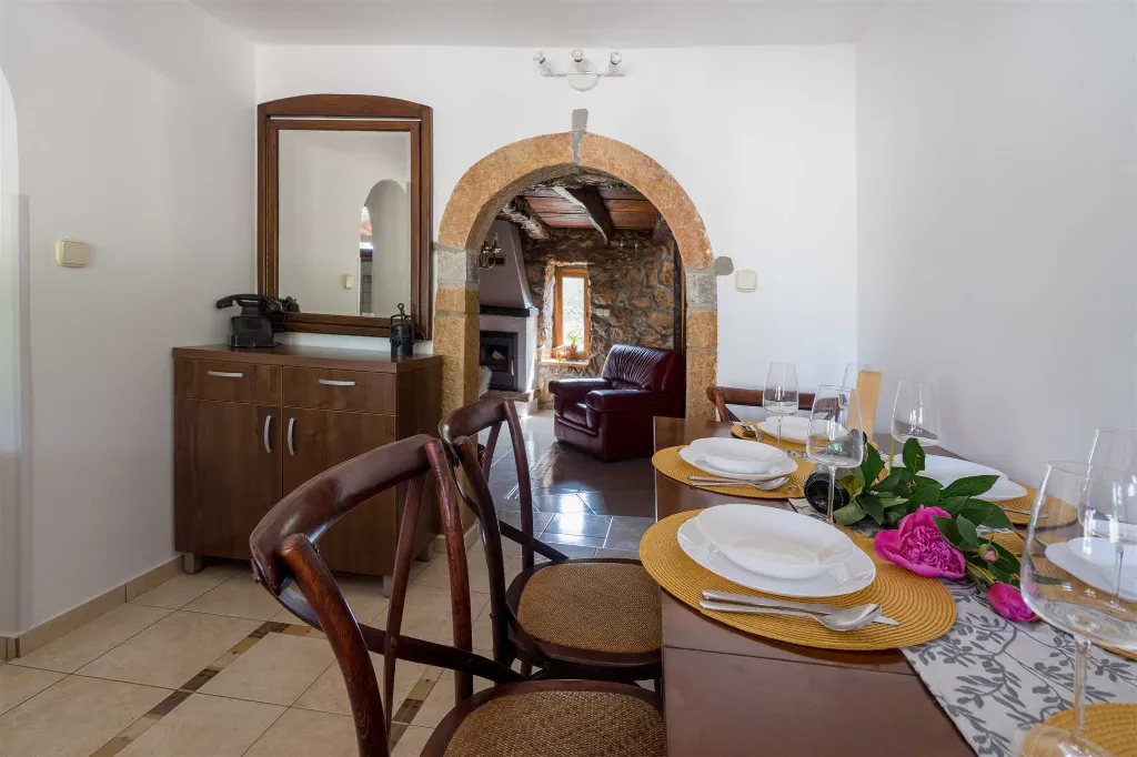 Holiday House in Rasopasno for 6 Guests