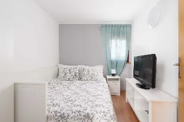 Holiday House in Rasopasno for 6 Guests