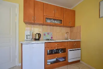 Ground-Floor Apartment with Terrace in Njivice