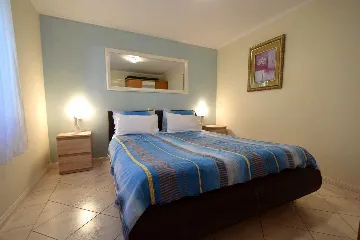 Ground-Floor Apartment with Terrace in Njivice