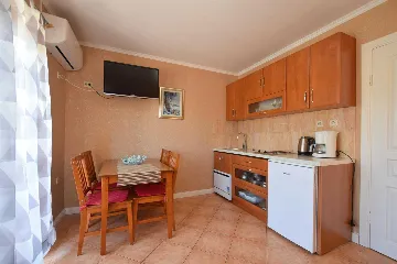 1-Bedroom Apartment with Balcony in Njivice