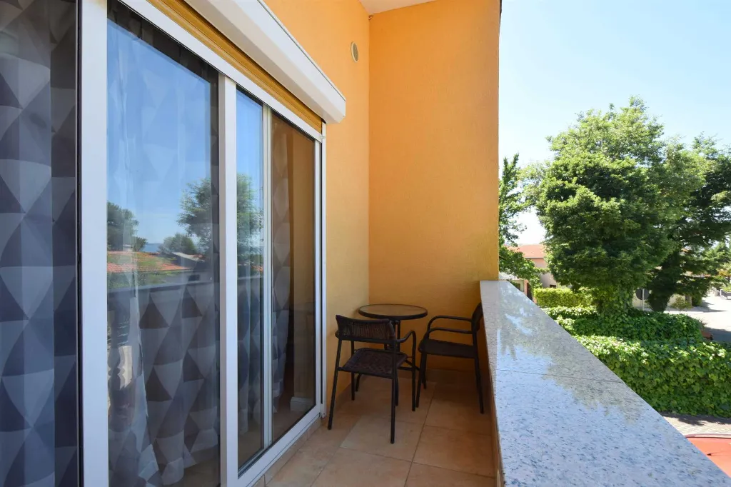 1-Bedroom Apartment with Balcony in Njivice