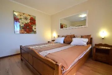 Apartment in Njivice for Up to 3 Guests