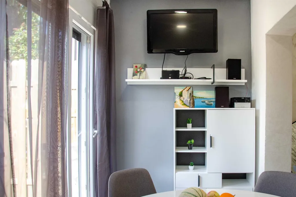 Apartment in Malinska for Up to 4 Guests