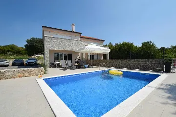 Villa in Malinska with Private Pool and Barbecue