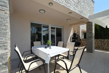 Villa in Malinska with Private Pool and Barbecue