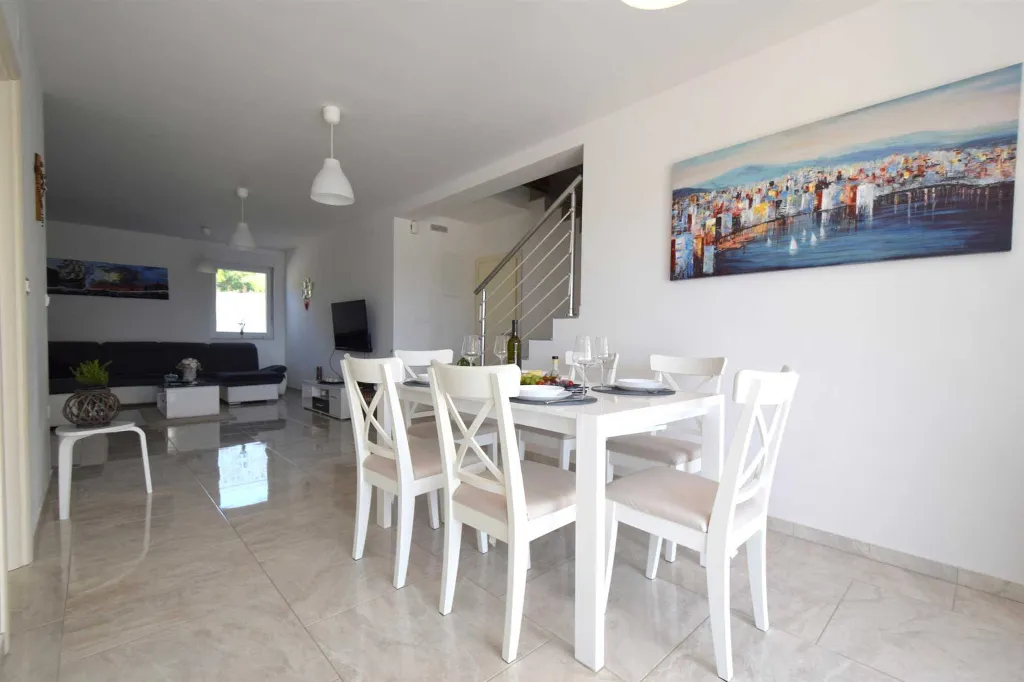 Villa in Malinska with Private Pool and Barbecue