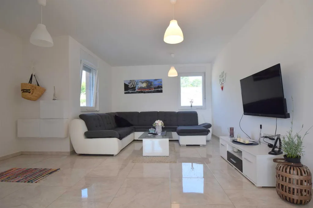 Villa in Malinska with Private Pool and Barbecue