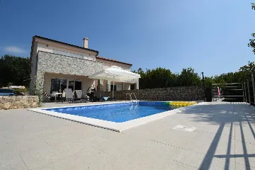 Villa in Malinska with Private Pool and Barbecue