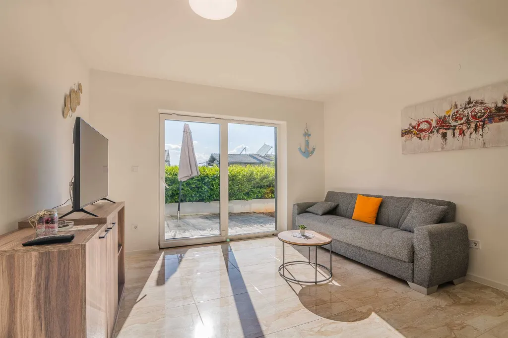 Ground-Floor Apartment in Malinska for 6 Guests