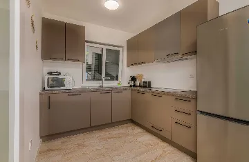 Ground-Floor Apartment in Malinska for 6 Guests