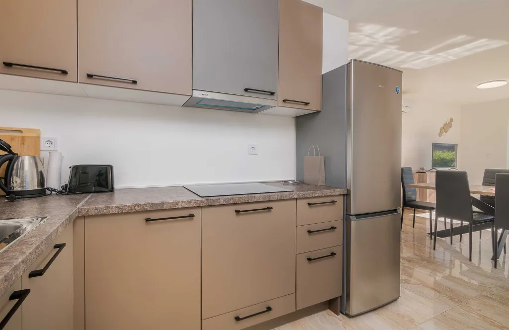 Ground-Floor Apartment in Malinska for 6 Guests