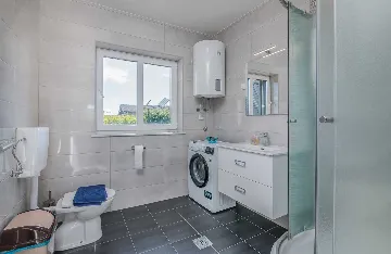 Ground-Floor Apartment in Malinska for 6 Guests