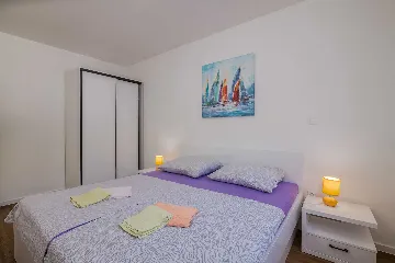 Ground-Floor Apartment in Malinska for 6 Guests