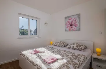 Ground-Floor Apartment in Malinska for 6 Guests