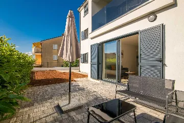 Ground-Floor Apartment in Malinska for 6 Guests