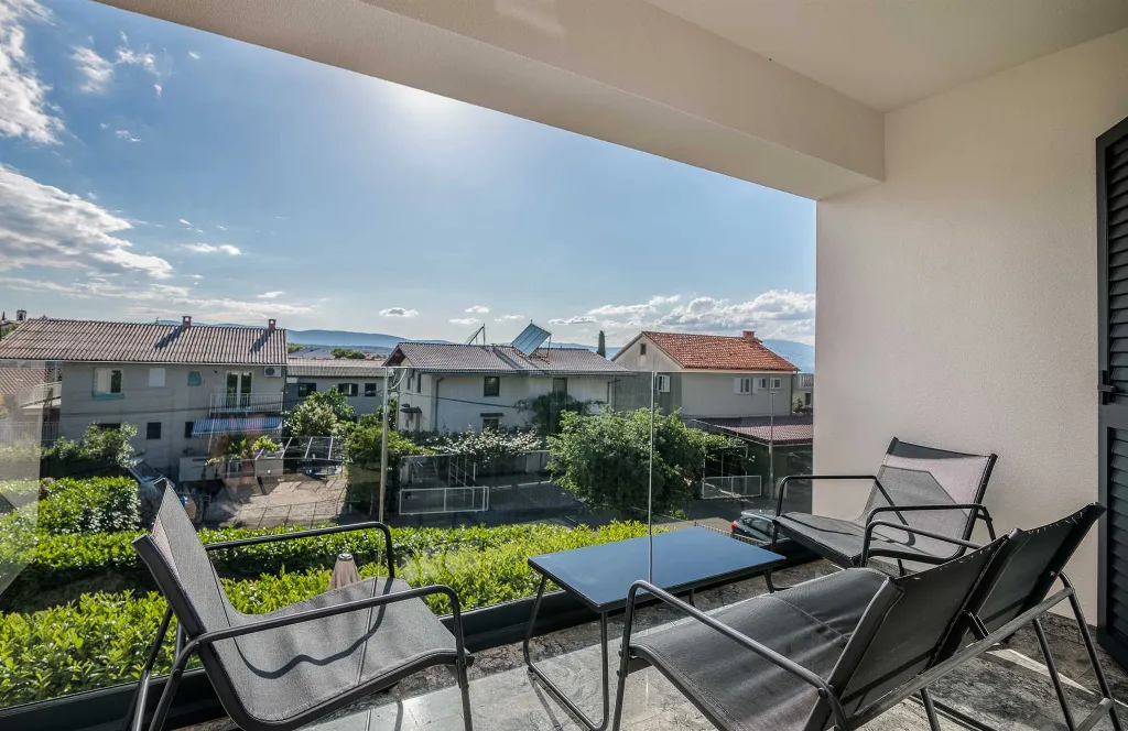 3-Bedroom Apartment for 6 in Malinska, Croatia