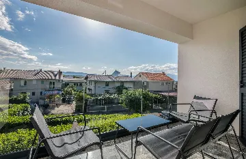 3-Bedroom Apartment for 6 in Malinska, Croatia