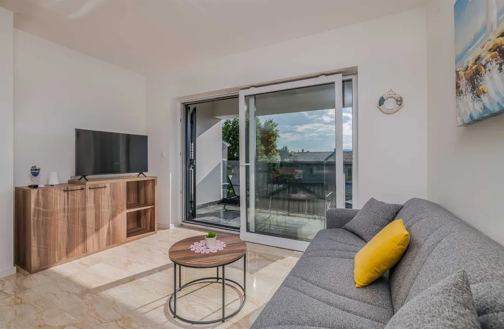 3-Bedroom Apartment for 6 in Malinska, Croatia