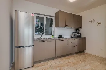 3-Bedroom Apartment for 6 in Malinska, Croatia