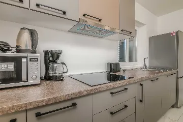 3-Bedroom Apartment with Balcony in Malinska