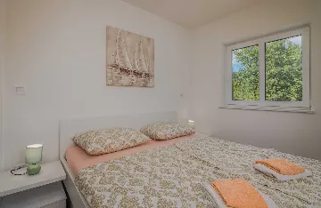 3-Bedroom Apartment with Balcony in Malinska