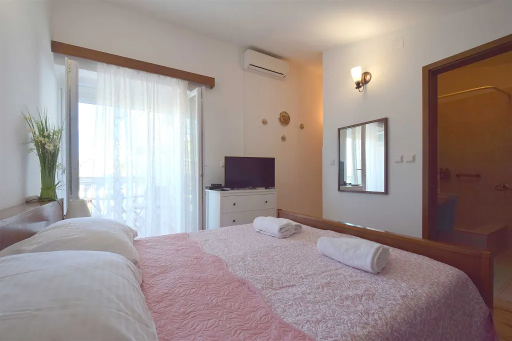 Malinska Studio Apartment for 2 Guests