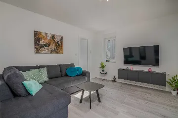 Apartment in Njivice with Private Garden & Hot Tub