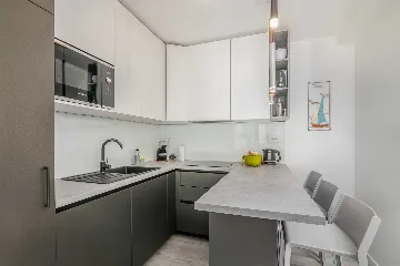 Apartment in Njivice with Private Garden & Hot Tub