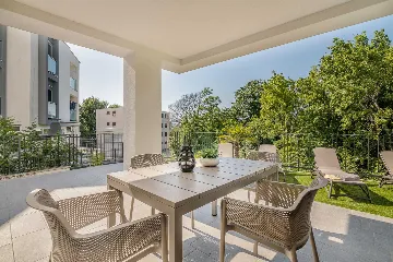 Apartment in Njivice with Private Garden & Hot Tub