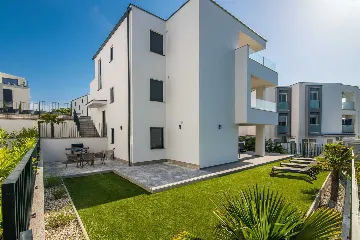 Apartment in Njivice with Private Garden & Hot Tub