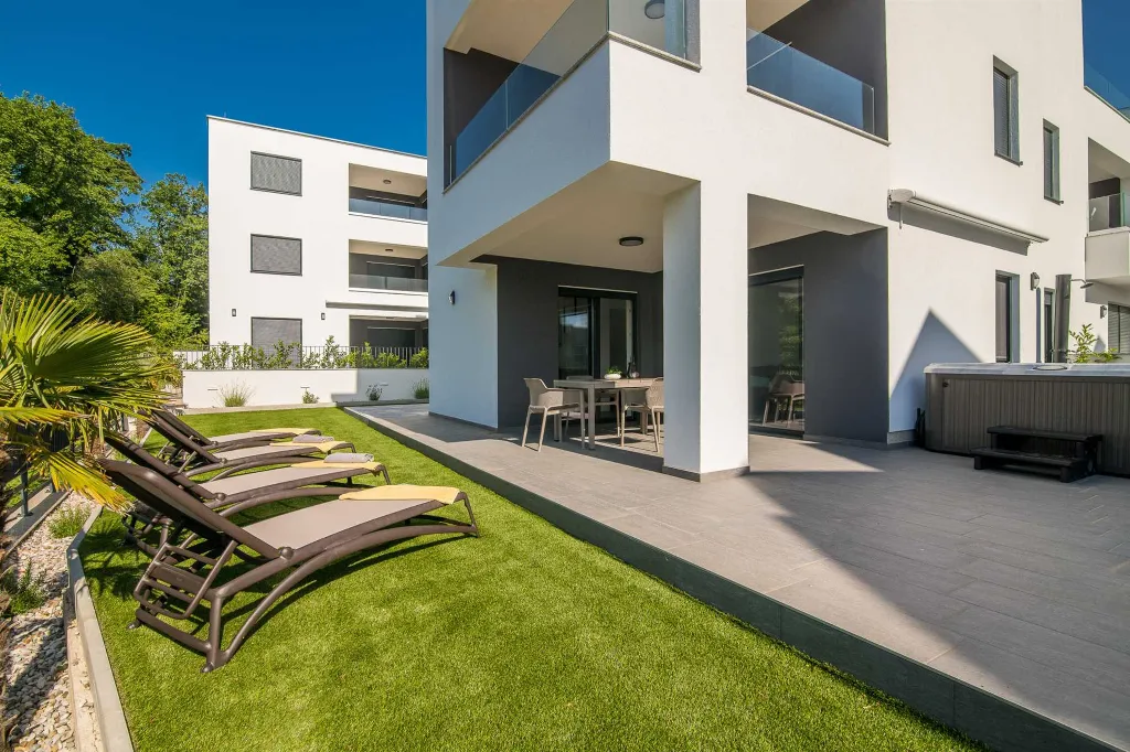 Apartment in Njivice with Private Garden & Hot Tub
