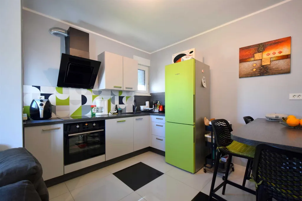 Modern 2-Bedroom Apartment with Balcony in Njivice