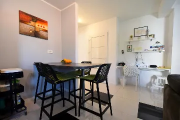 Modern 2-Bedroom Apartment with Balcony in Njivice