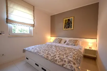 Modern 2-Bedroom Apartment with Balcony in Njivice