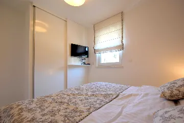 Modern 2-Bedroom Apartment with Balcony in Njivice