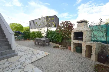 Air-Conditioned Room for 2 in Rasopasno