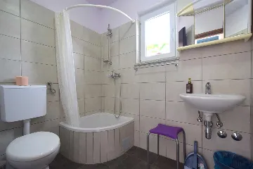 Air-Conditioned Room for 2 in Rasopasno